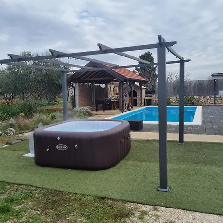 Olive Tree House With Jacuzzi, Wifi And 40M2 Pool Villa Siritovci Exterior photo