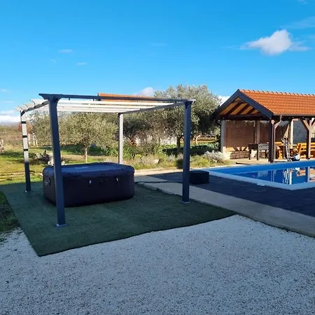 Olive Tree House With Jacuzzi, Wifi And 40M2 Pool Villa Siritovci Exterior photo
