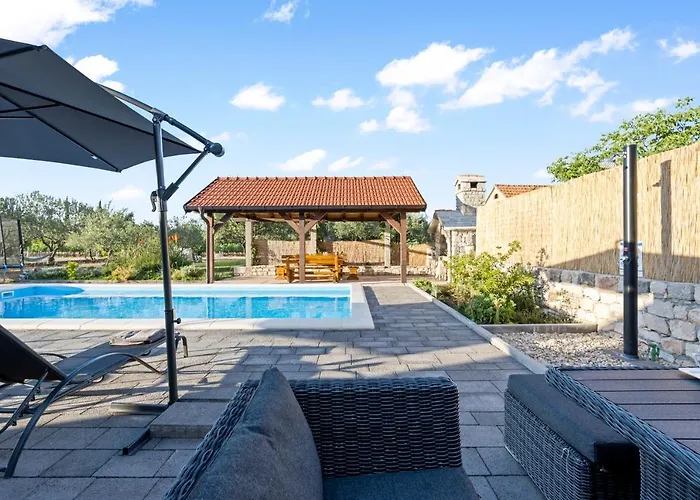 Olive Tree House With Jacuzzi, Wifi And 40M2 Pool