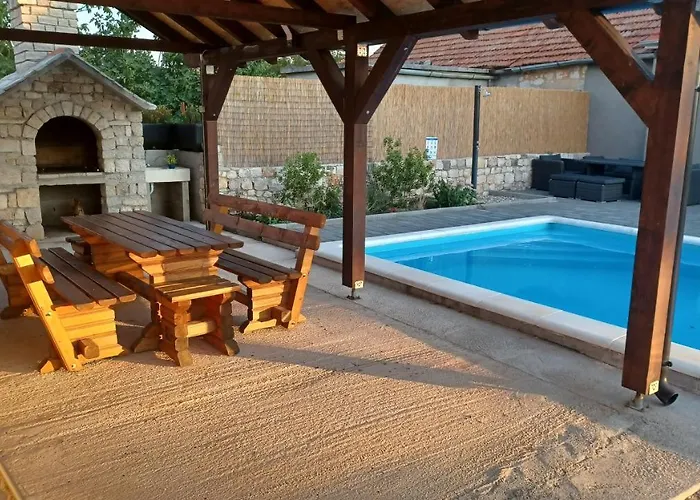 Olive Tree House With Jacuzzi, Wifi And 40M2 Pool