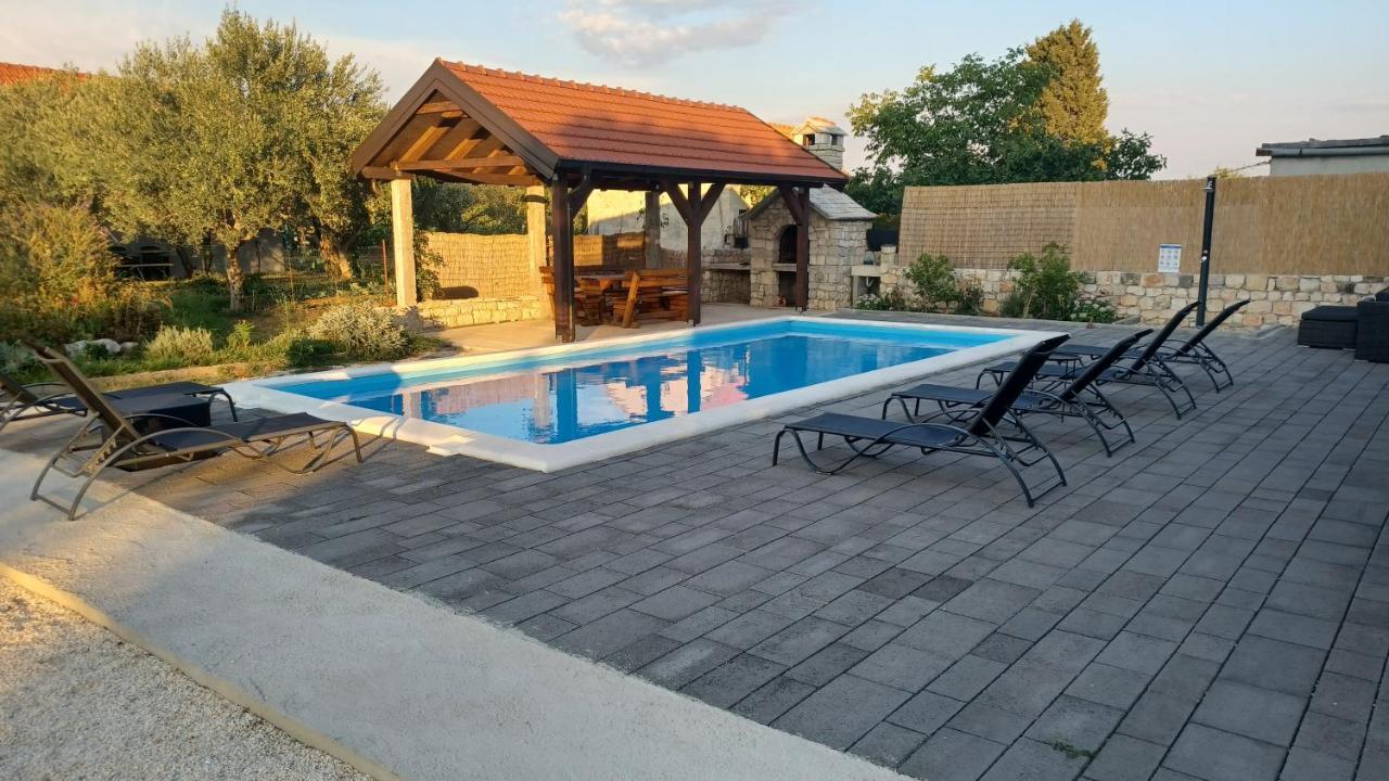 Villa Olive Tree House With Jacuzzi, Wifi And 40m2 Pool