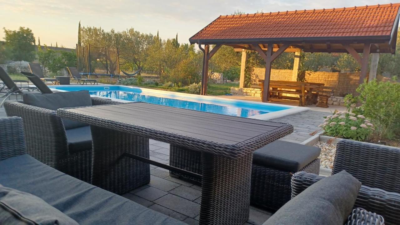 Villa Olive Tree House With Jacuzzi, Wifi And 40m2 Pool