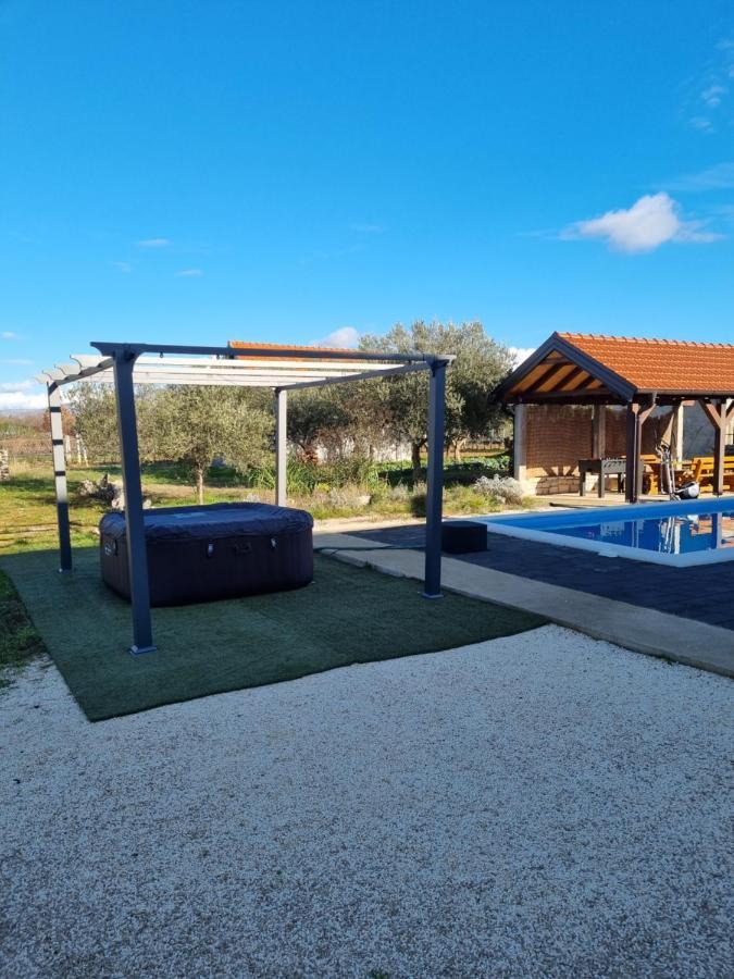 Villa Olive Tree House With Jacuzzi, Wifi And 40m2 Pool